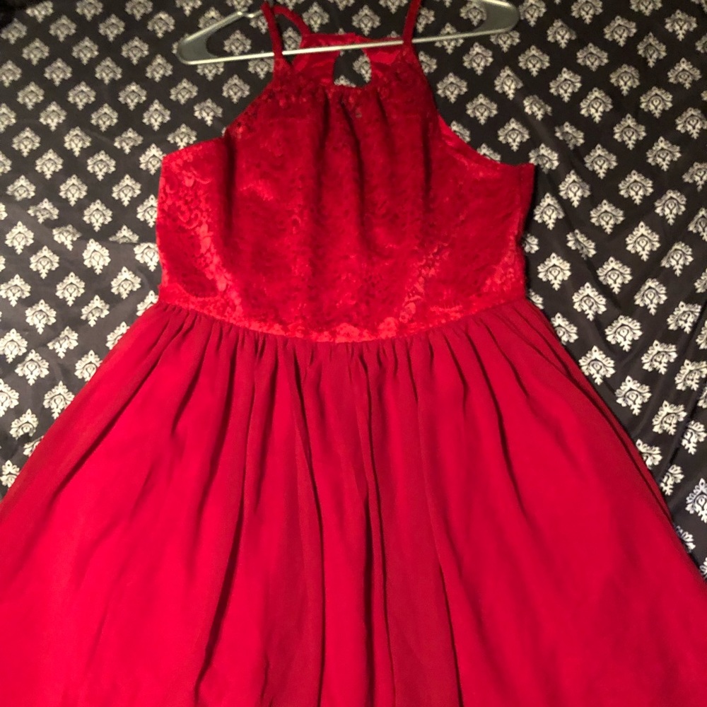 Only worn once. Homecoming dress. 😊